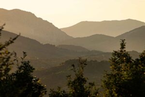 Peisaje munti in zare - Baia de Arama